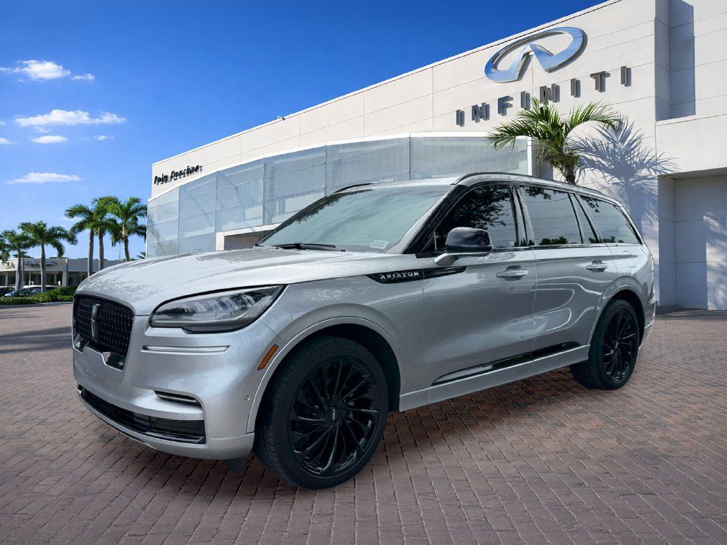 Used 2023 Lincoln Aviator Reserve w/ Equipment Group 201A RWD image 3