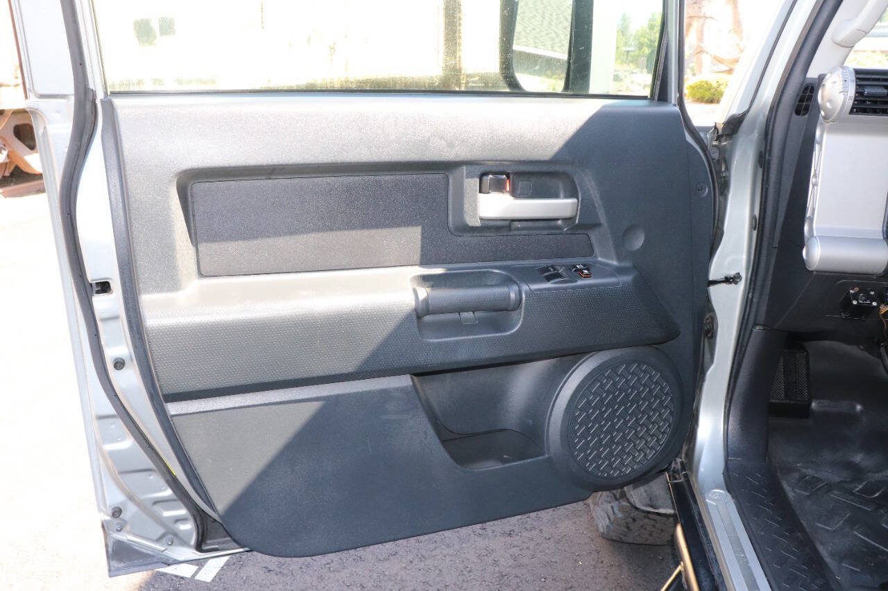 Used 2010 Toyota FJ Cruiser 4WD w/ Convenience Pkg image 15