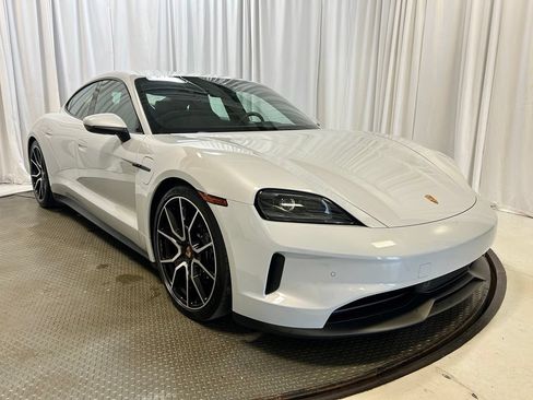 Certified 2025 Porsche Taycan AWD/4WD image 32