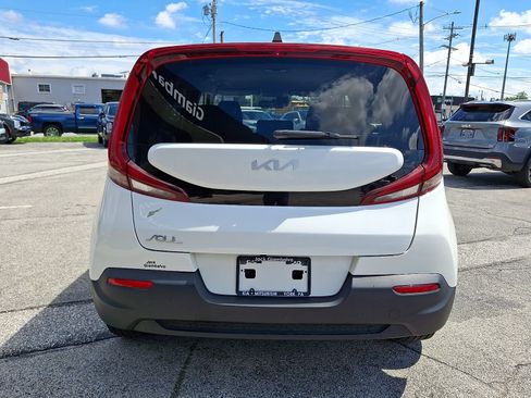 Used 2022 Kia Soul LX w/ Technology Package FWD image 6