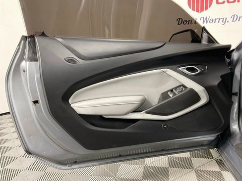 Used 2020 Chevrolet Camaro LT image 11