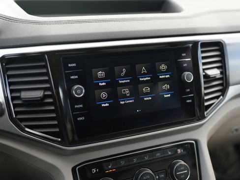 Used 2023 Volkswagen Atlas SEL R-Line image 14