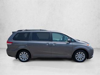 Used 2014 Toyota Sienna XLE w/ XLE Premium Package AWD/4WD video 4
