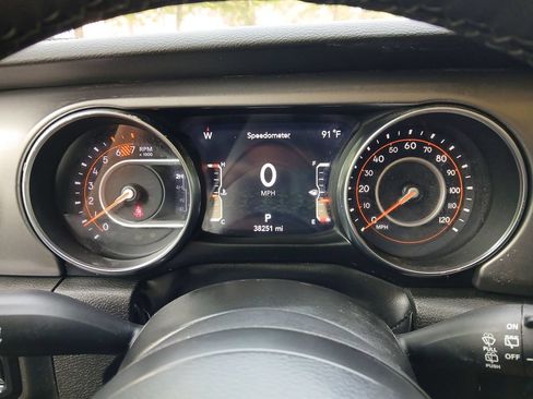 Used 2023 Jeep Wrangler Unlimited Sport AWD/4WD image 18