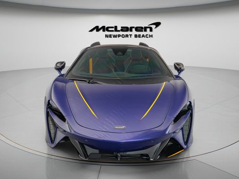 Used 2025 McLaren Artura Spider RWD image 20
