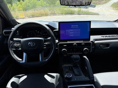 Used 2026 Toyota Tacoma Limited AWD/4WD image 22