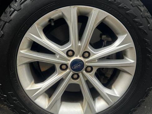 Used 2018 Ford Escape SE w/ SE Sync 3 Package image 17