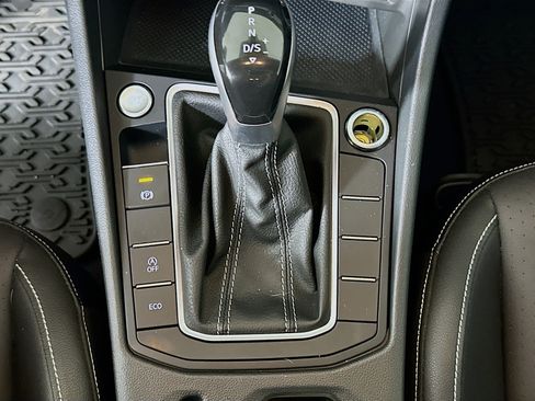 Used 2024 Volkswagen Jetta SE w/ Panoramic Sunroof Package FWD image 24