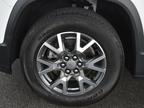 Used 2023 GMC Acadia SLE w/ Driver Convenience Package FWD image 11
