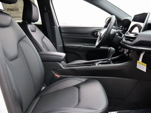 New 2026 Jeep Compass Latitude image 9