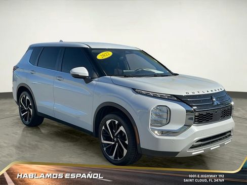 Used 2022 Mitsubishi Outlander SE image 13
