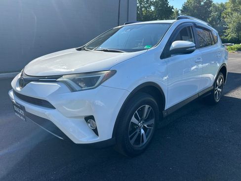 Used 2017 Toyota RAV4 XLE FWD image 14