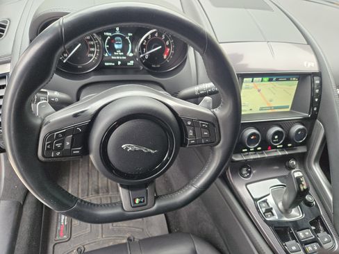 Used 2016 Jaguar F-TYPE R image 29