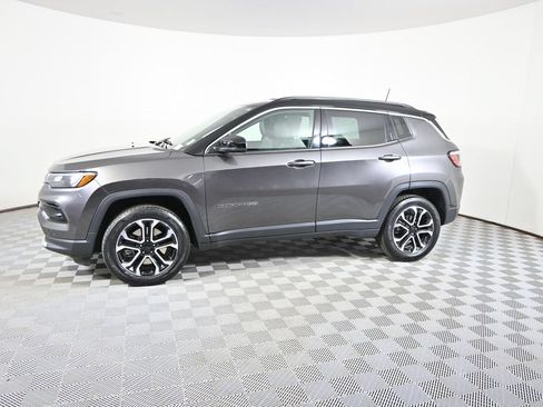Used 2023 Jeep Compass Limited AWD/4WD image 2