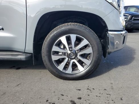 Used 2019 Toyota Tundra Limited w/ Limited Premium Package image 5