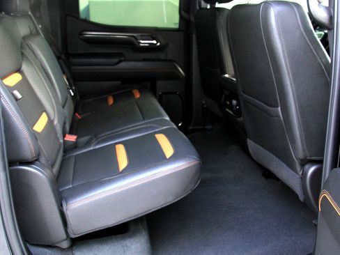 Used 2024 GMC Sierra 1500 AT4 w/ Technology Package image 28