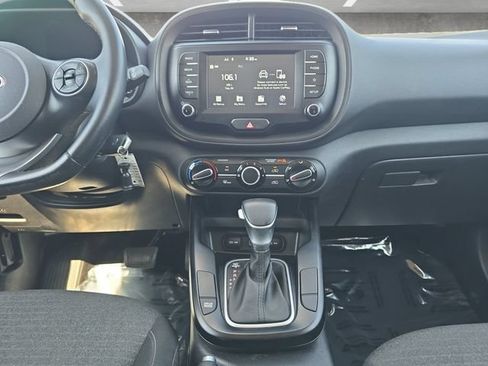 Used 2021 Kia Soul GT-Line FWD image 3