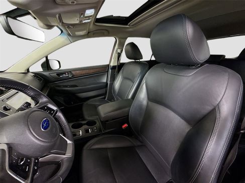 Used 2018 Subaru Outback 2.5i Limited AWD/4WD image 16