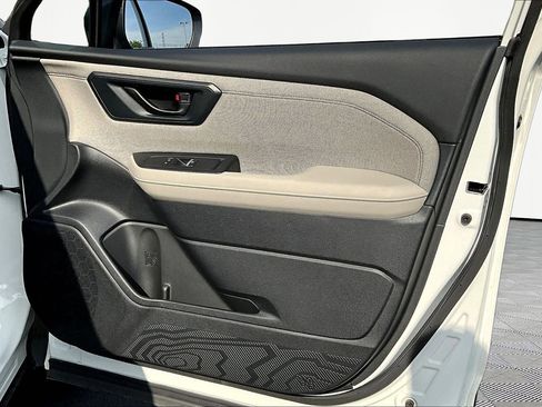 Used 2025 Subaru Forester Premium AWD/4WD image 28