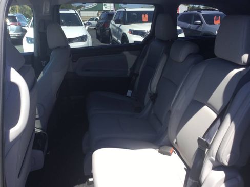 Used 2018 Honda Odyssey Touring image 13