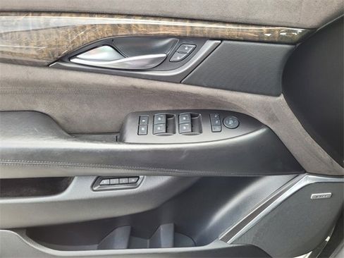 Used 2016 Cadillac Escalade Platinum image 25
