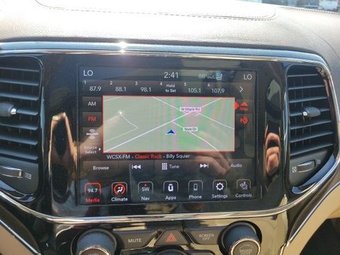 Used 2020 Jeep Grand Cherokee Overland image 26