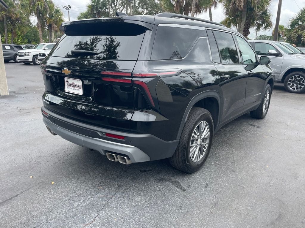 Used 2026 Chevrolet Traverse LT FWD image 4