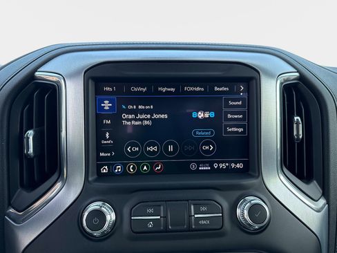 Used 2020 GMC Sierra 1500 SLT w/ SLT Premium Plus Package AWD/4WD image 24