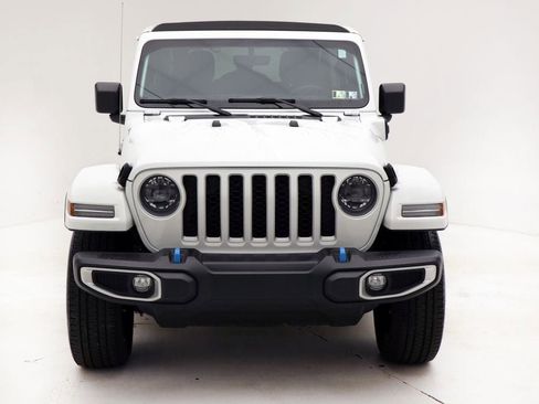 Used 2023 Jeep Wrangler Unlimited Sahara image 5