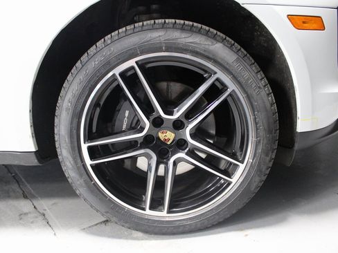 Used 2021 Porsche Macan image 18