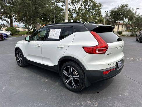 Used 2022 Volvo XC40 T5 R-Design image 6
