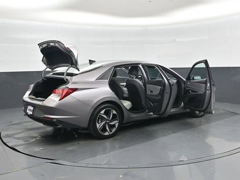 Used 2023 Hyundai Elantra Limited image 46
