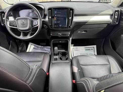 Used 2019 Volvo XC40 T5 Momentum AWD/4WD image 12
