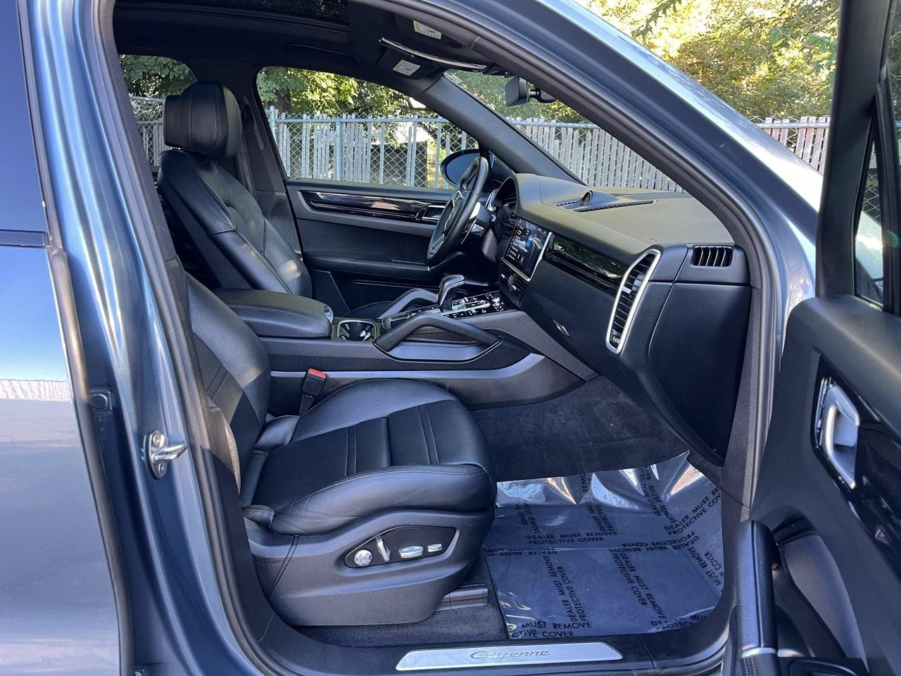 Used 2020 Porsche Cayenne AWD/4WD image 24