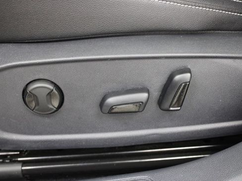 Used 2024 Volkswagen Jetta SE FWD image 19