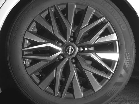 Used 2025 Nissan Altima 2.5 SV FWD image 14
