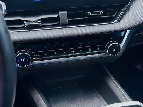 Used 2025 Chevrolet Equinox RS w/ Safety and Technology Package FWD image 15