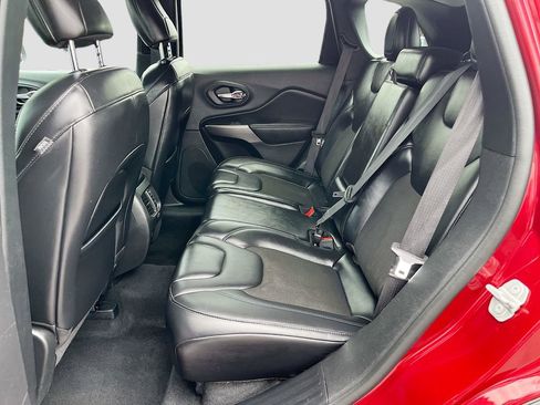 Used 2021 Jeep Cherokee Latitude Plus w/ Sun & Sound Group image 23