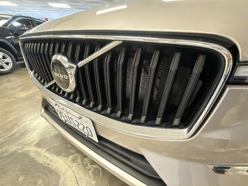 Used 2023 Volvo XC60 B5 Core AWD/4WD image 13