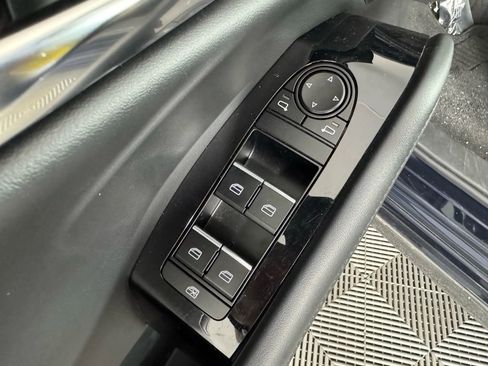 Used 2023 MAZDA MAZDA3 s image 40