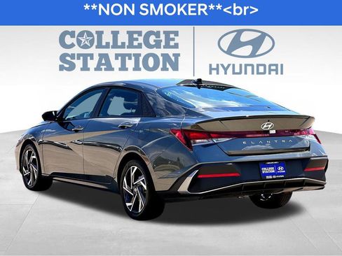 Used 2025 Hyundai Elantra Sport image 6