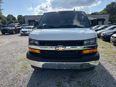 Used 2019 Chevrolet Express 3500 LT w/ LT Preferred Equipment Group RWD image 3