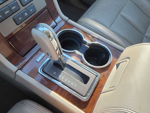 Used 2012 Lincoln Navigator 4WD image 24