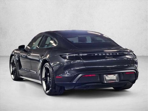 Used 2022 Porsche Taycan image 8