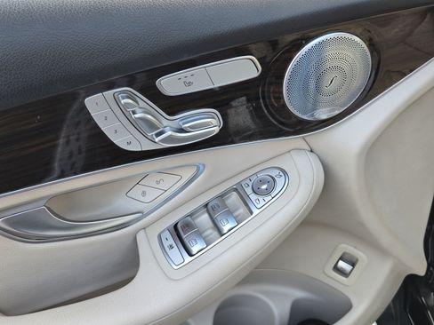 Used 2020 Mercedes-Benz GLC 300 4MATIC Coupe image 12