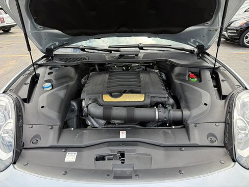 Used 2017 Porsche Cayenne Platinum Edition AWD/4WD image 27