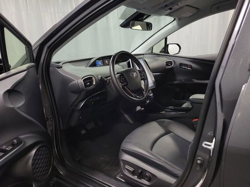 Used 2020 Toyota Prius Prime XLE FWD image 12