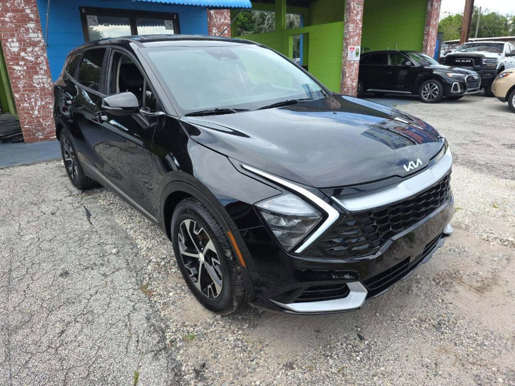 Used 2023 Kia Sportage EX FWD image 2