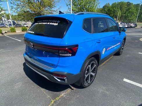 Used 2025 Volkswagen Taos SEL image 4