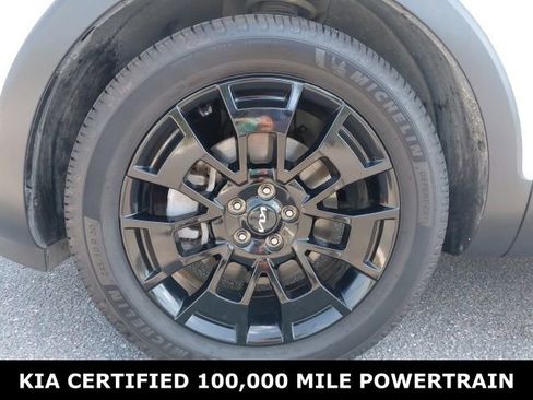 Certified 2022 Kia Telluride SX w/ SX Prestige Package AWD/4WD image 10
